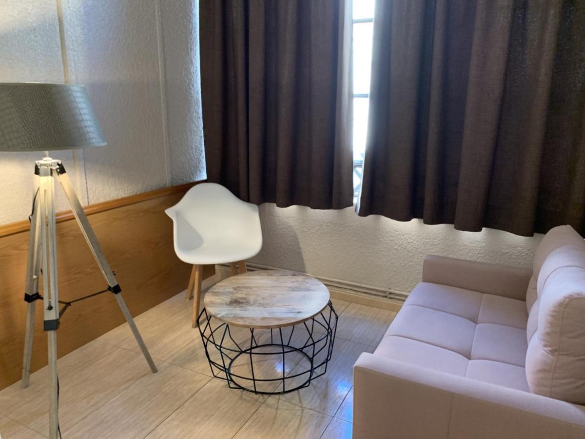 Hostal Iznajar Barcelona Hotel 2*