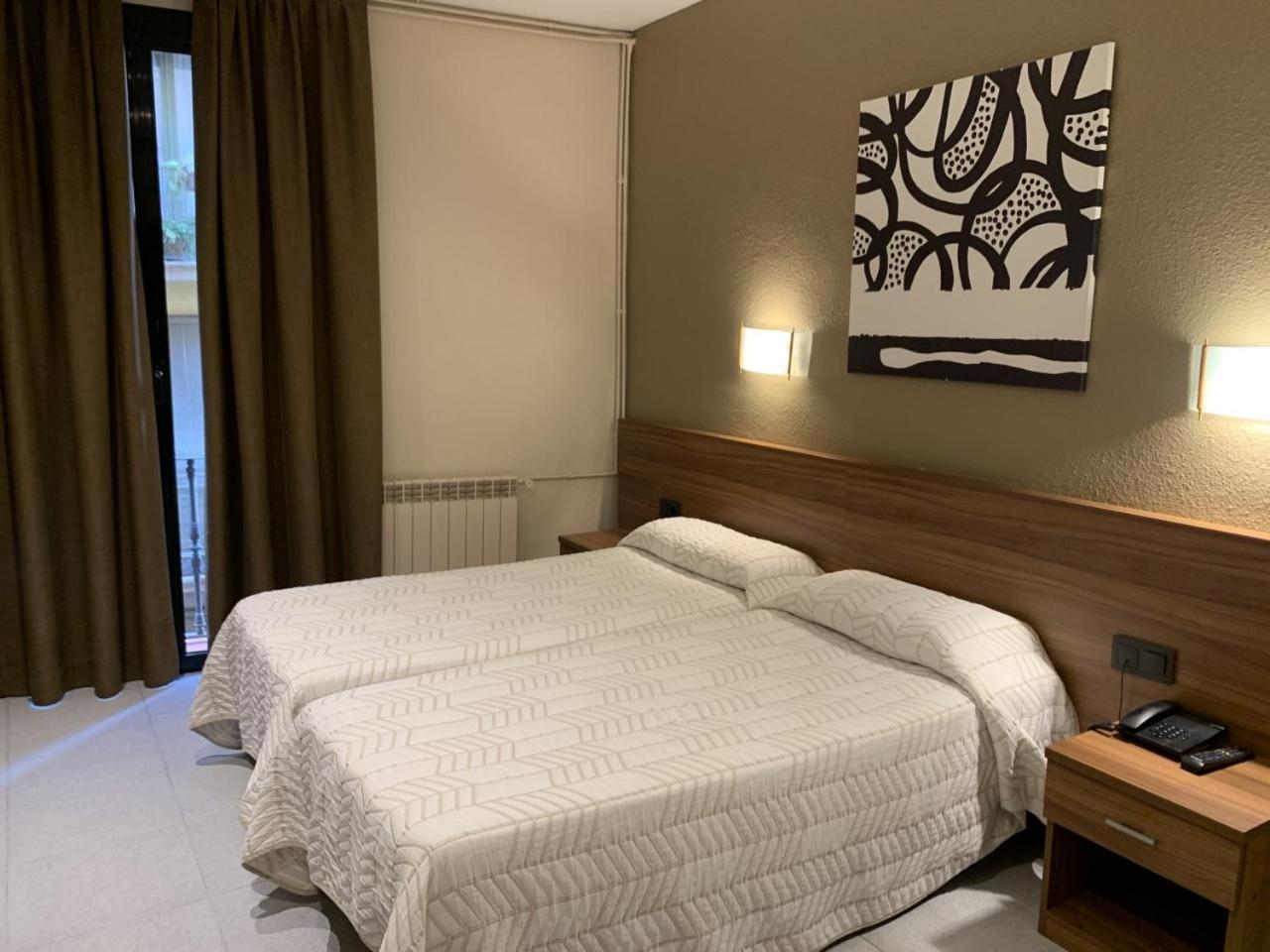 Hostal Iznajar Barcelona Hotel Barcelona