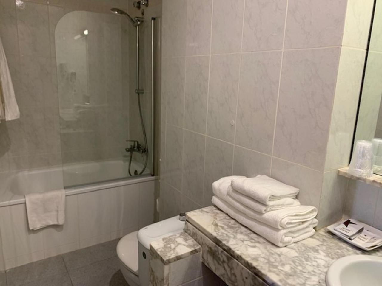 Hotel Hostal Iznajar Barcelona 2*