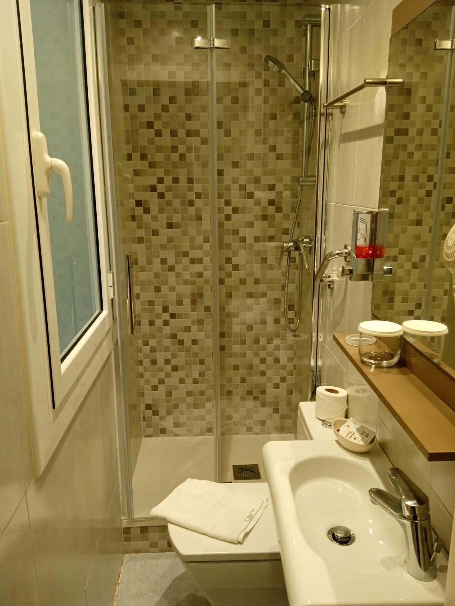 Hostal Iznajar Barcelona