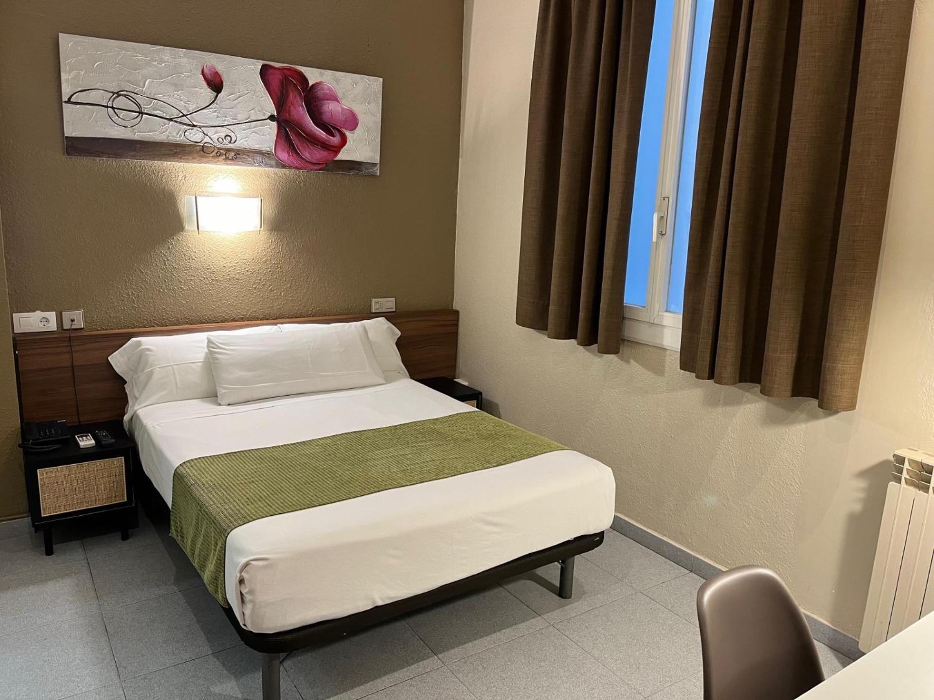 Hostal Iznajar Barcelona Hotel Barcelona