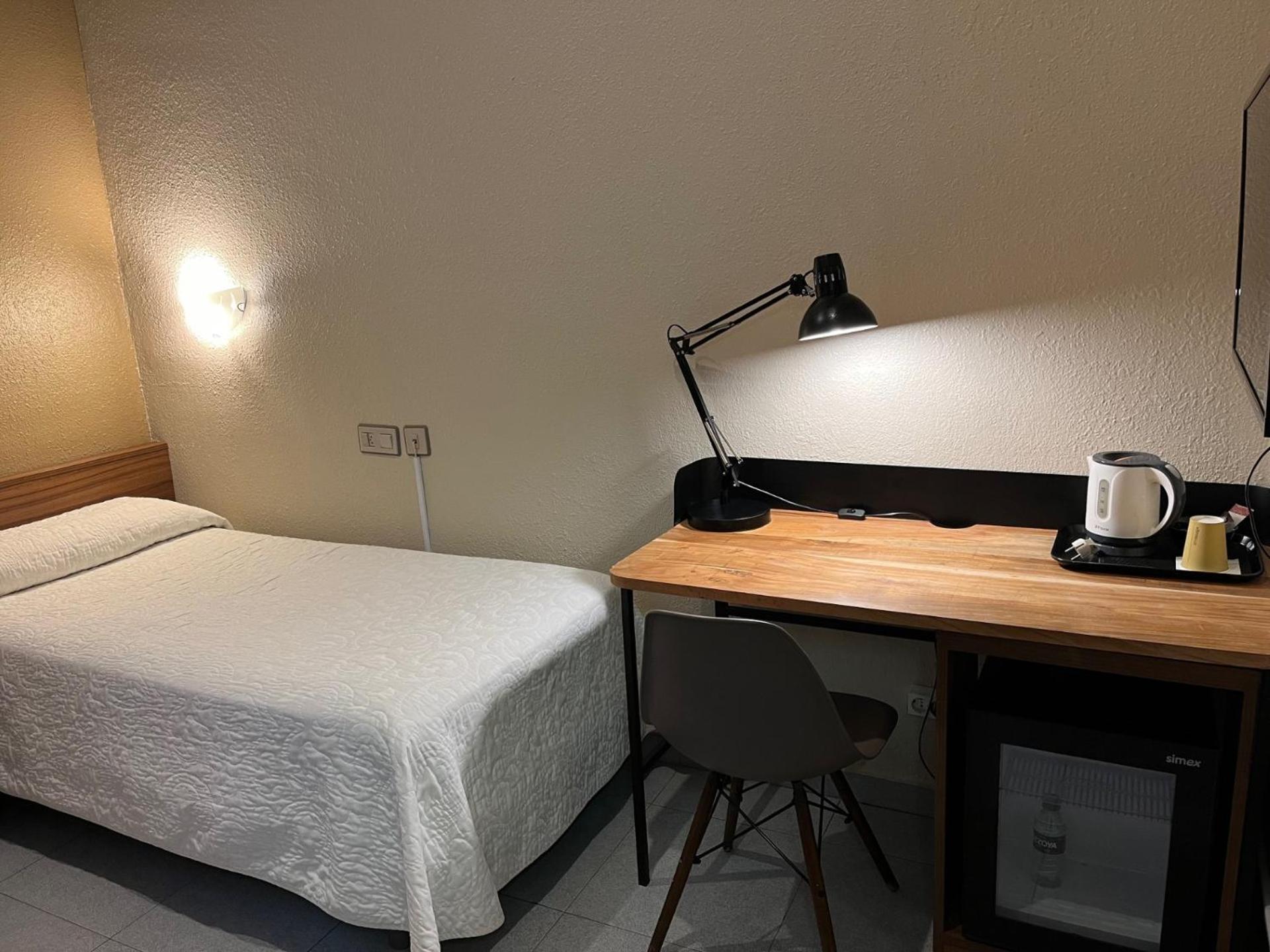 Hotel Hostal Iznajar Barcelona