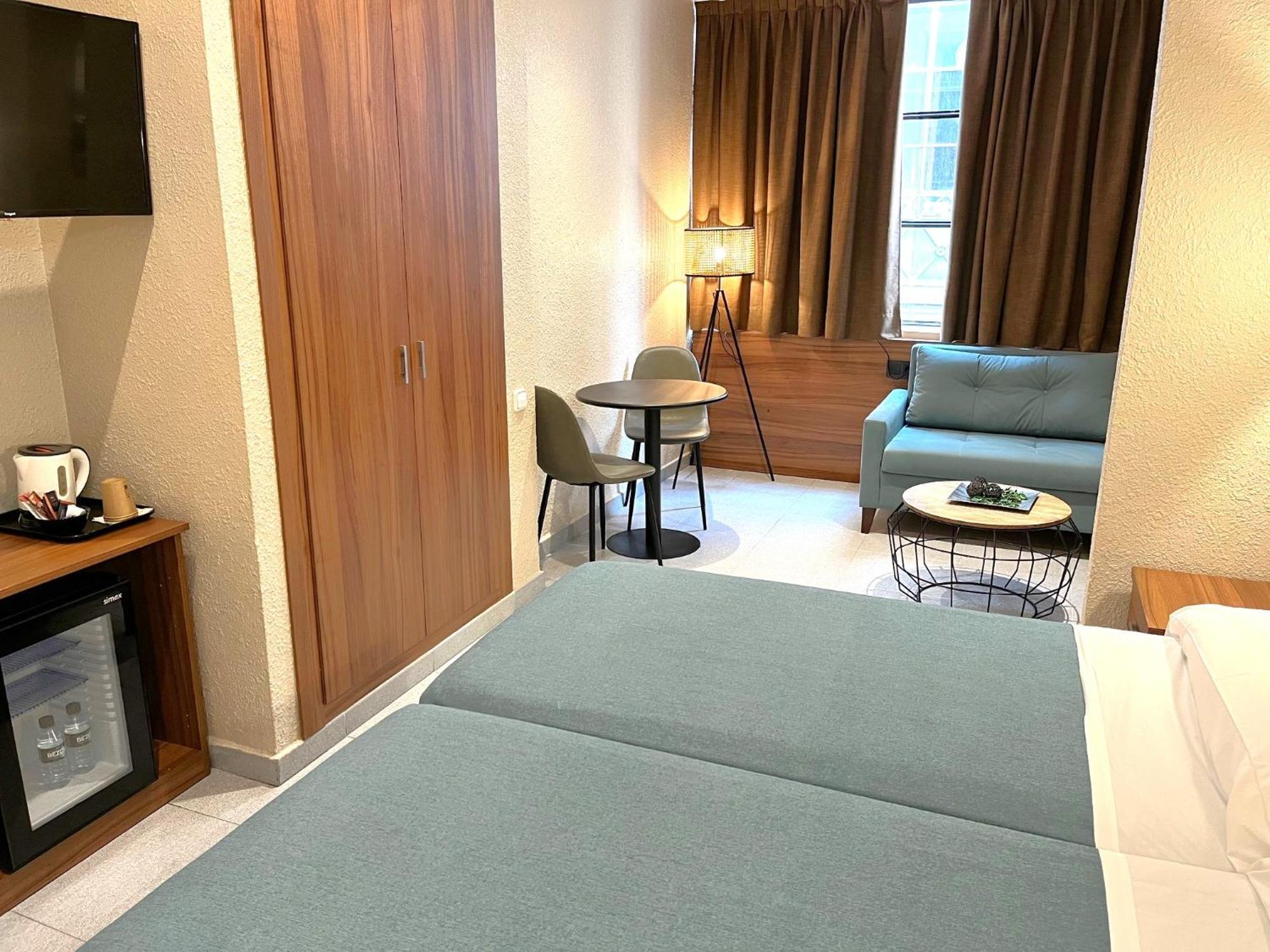 Hotel Hostal Iznajar Barcelona