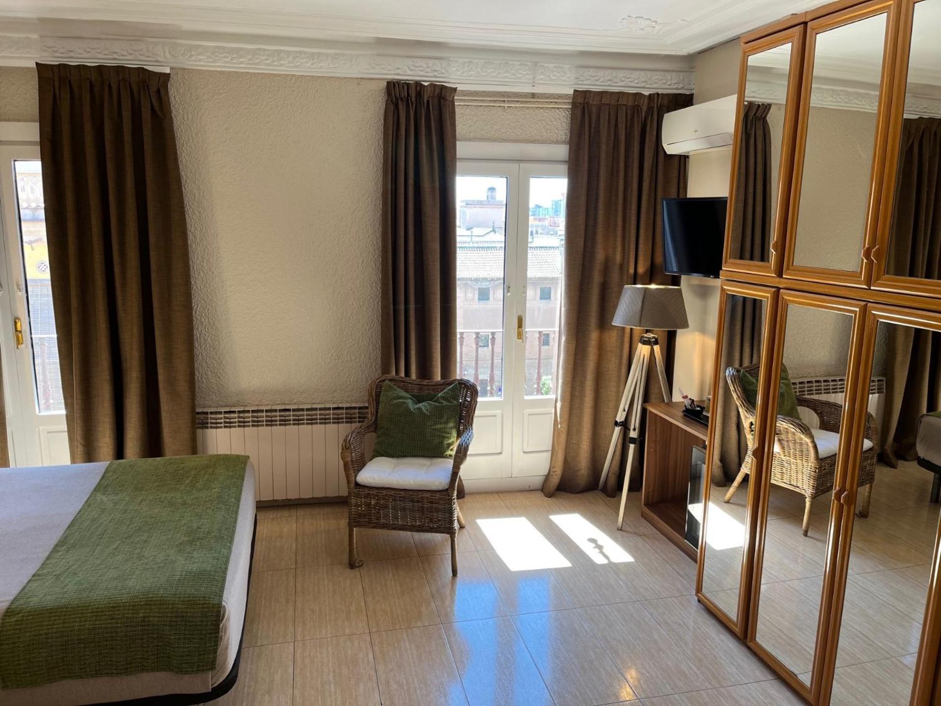 Hostal Iznajar Barcelona Hotel Barcelona